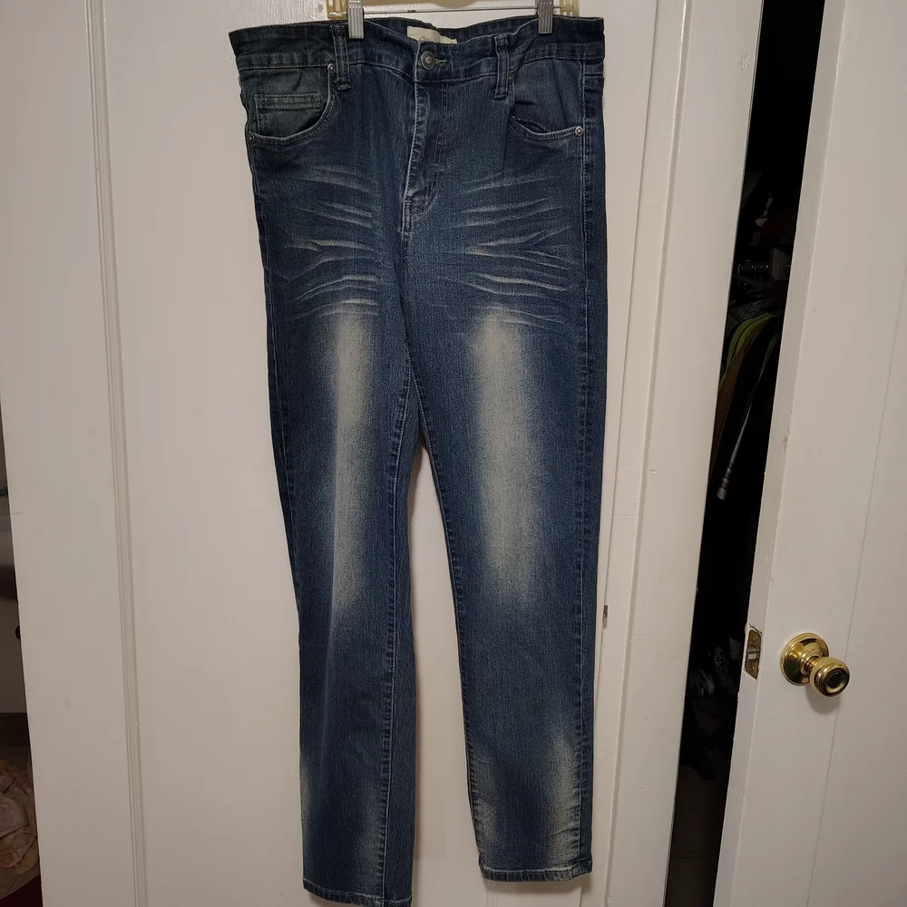 Stitches women's Faded Blue Slim Jeans with pockets - Picture 2 of 8